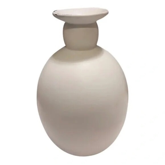 Castilian Porcelain/Ceramic Vase - Picture 1 of 9